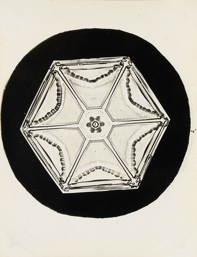 WILSON A. BENTLEY (1865-1931) An album with 25 photographs of snowflakes.